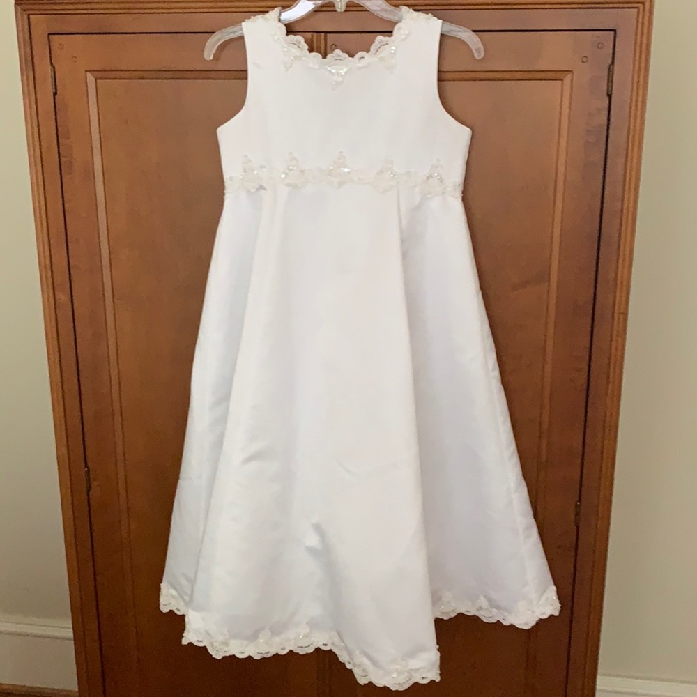 Flower girl dress in white